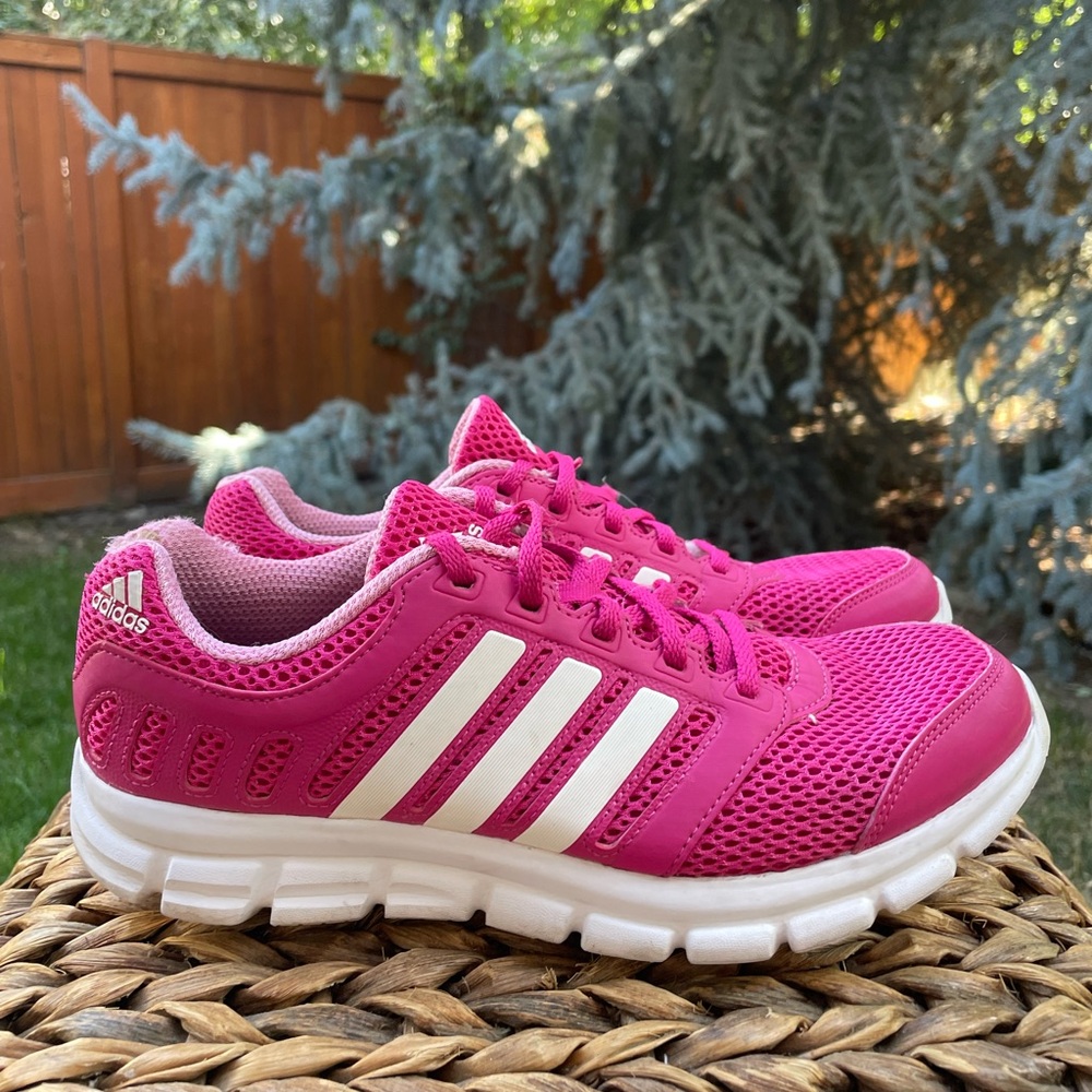 Adidas Breeze Pink & White Athletic Fitness Walking & Running Shoes. Women’s 8